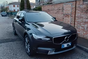 Volvo V90 Cross Country Business Plus