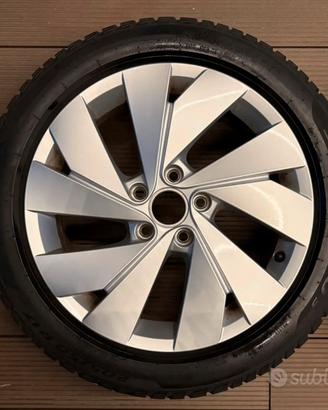 Cerchi originali Volkswagen 17” e gomme invernali