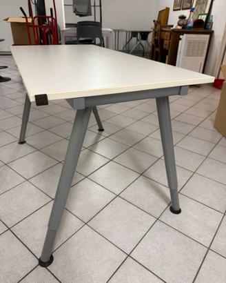 Scrivania piccola misura 130x60 cm