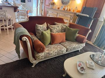 Divano completo di poltroncine