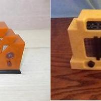 Collezione di radio d'epoca in miniatura