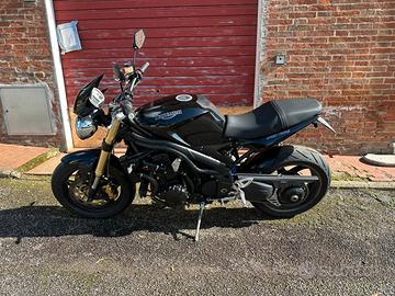 Triumph Speed Triple 1050 del 2006, solo 13.500 km