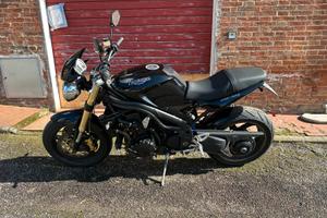 Triumph Speed Triple 1050 del 2006, solo 13.500 km