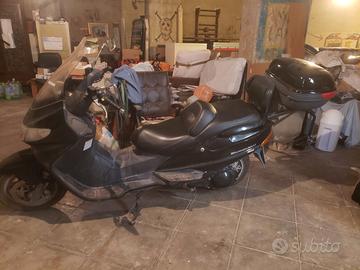  Suzuki Burgman 400 