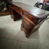 Scrivania chesterfield