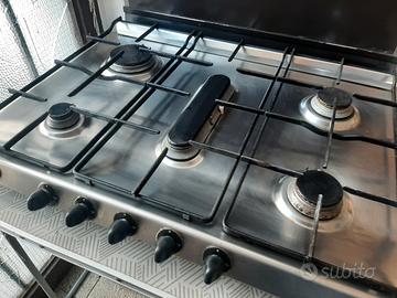 piano cottura a gas 5 fuochi Ariston 