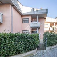 VILLA A SCHIERA A RIETI