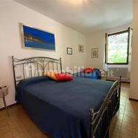 Letto a baldacchino con doghe 