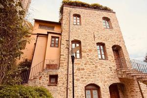 Villa di 600 m² con più di 5 locali e box auto dop