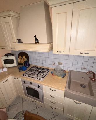 Cucina in legno di frassino