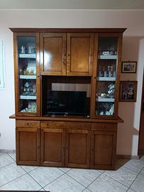 parete attrezzata con credenza 