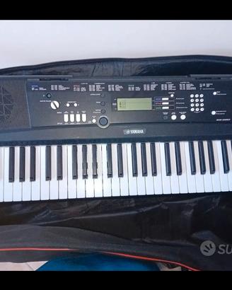 Pianola yamaha ez-220 VEND0 CON URGENZA