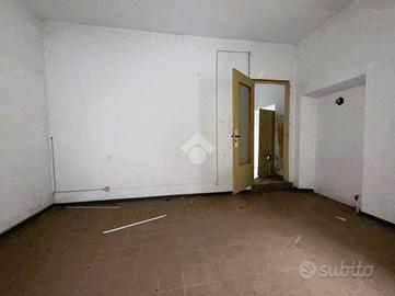 2 LOCALI A TRECATE