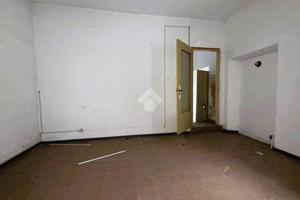 2 LOCALI A TRECATE