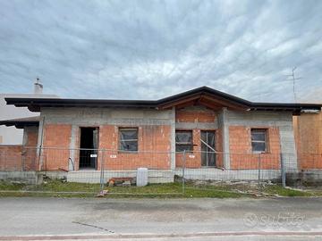 Bovolone centro: casa singola al grezzo