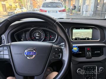 Volvo v40 d2 business anno 2016