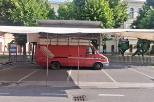 Tenda per furgone mercati