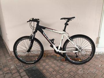 Mountain-bike Lakes GRX 2100 