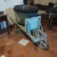 carriola d'epoca in legno