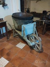 carriola d'epoca in legno