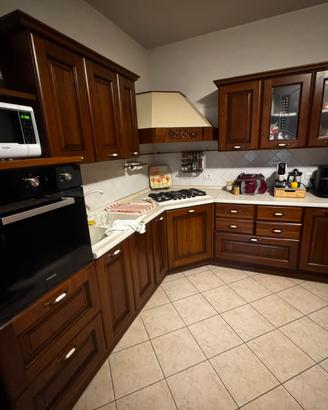 Cucina completa di elettrodomestici