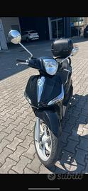 Piaggio Liberty 50 con bauletto originale