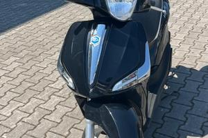 Piaggio Liberty 50 con bauletto originale