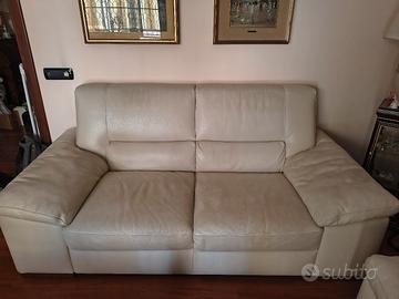 divano in pelle beige Divani&Divani by Natuzzi