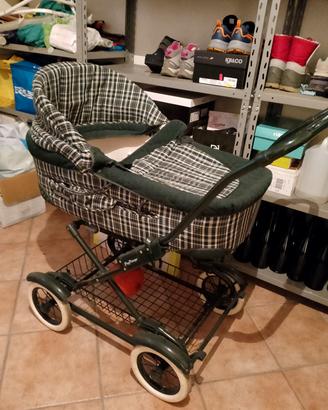 Carrozzina e ovetto per neonato 