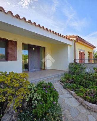 VILLA A SCHIERA A VILLAPUTZU