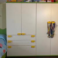 Cameretta con 2 armadi e 2 letti