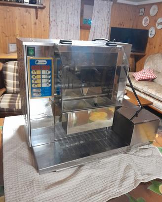 Macchina per cucinare la pasta. 