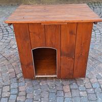 Cuccia per cane in legno