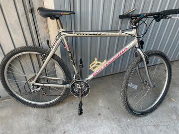 Bicicletta Bottecchia mod. 883 STORM in  alluminio