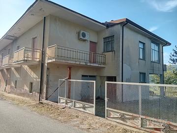 Casa Singola in Campagna di 300mq con terreno