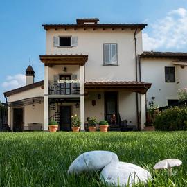 Casale, villa con giardino
