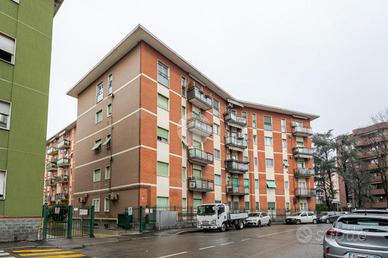 2 LOCALI A CESANO BOSCONE