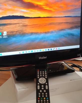 TV LED Haier 22 pollici con telecomando (Modello L