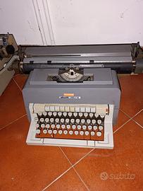 macchina da scrivere Olivetti linea 98