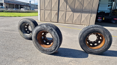 Pneumatici Cerchi autocarro 315/70/22.5