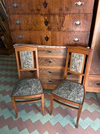 Coppia di sedie in legno