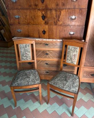 Coppia di sedie in legno