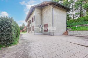 ZONA ESCLUSIVA VILLA SINGOLA DI 4 LOCALI CON TAVER