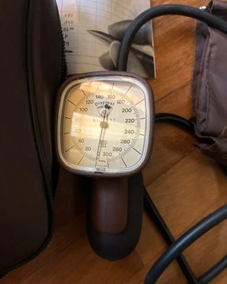 Misuratore di pressione vintage