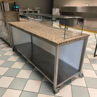 Banco inox con ruote con marmo"