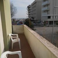 Trilocale fronte mare con grande balcone,