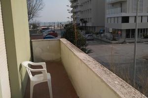 Trilocale fronte mare con grande balcone,