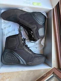 Scarpa Dainene impermeabile N. 44