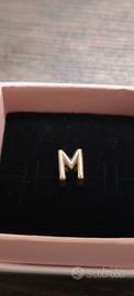 charm pandora lettera M