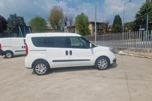 FIAT DOBLO CON GANCIO TRAINO KM 74000